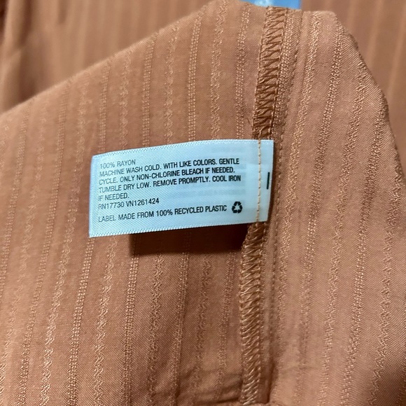 Women’s Ruffled Dress - Picture 3 of 4